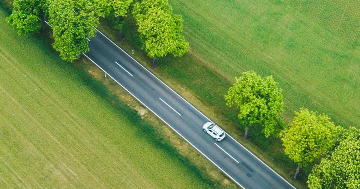 Mașină electrică pe drum. Șapte motive să alegi mobilitatea electrică